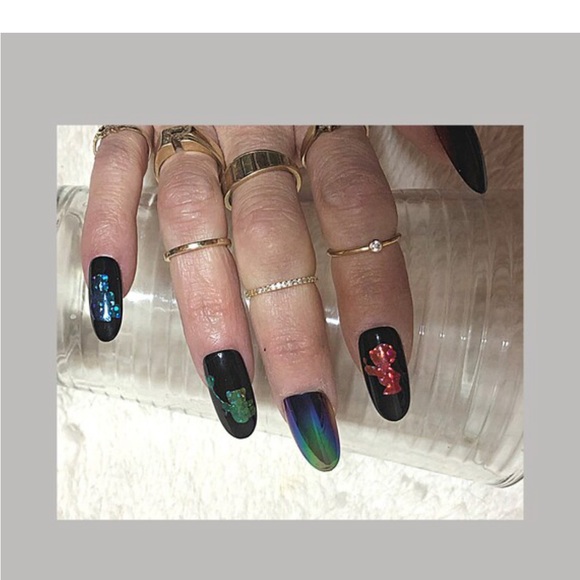 Rainbow Bears and Holo Aurora- Press on nail set- Size 0-8, Long Round - Picture 6 of 6